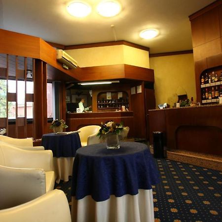 Hotel Lincoln Cinisello Balsamo Esterno foto