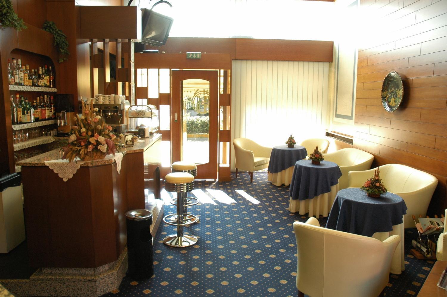Hotel Lincoln Cinisello Balsamo Esterno foto