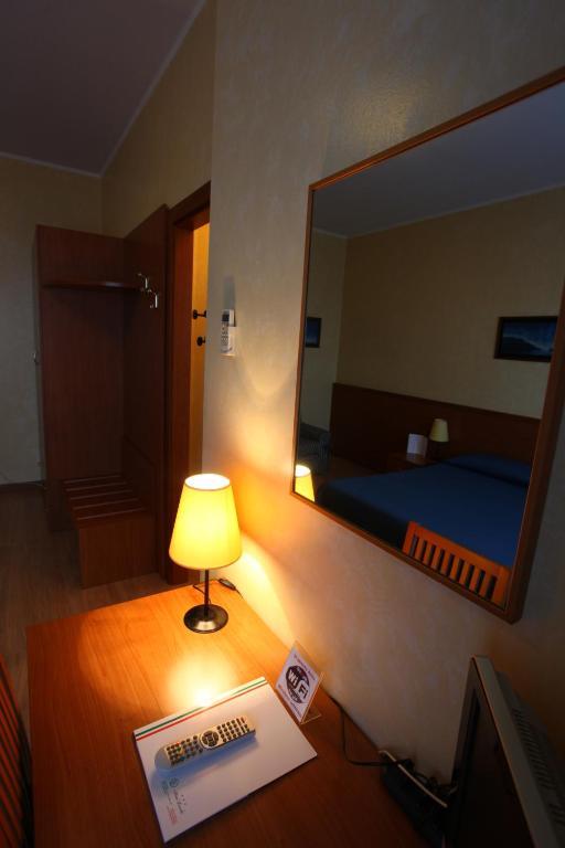 Hotel Lincoln Cinisello Balsamo Camera foto