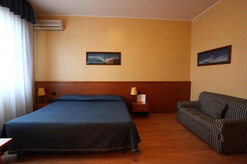 Hotel Lincoln Cinisello Balsamo Camera foto