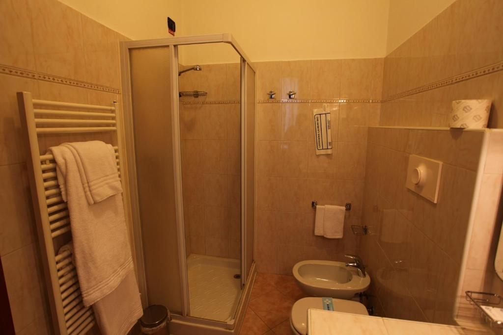 Hotel Lincoln Cinisello Balsamo Camera foto