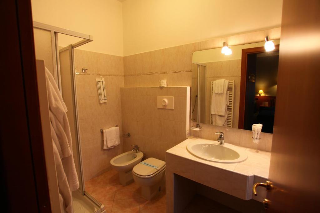 Hotel Lincoln Cinisello Balsamo Camera foto