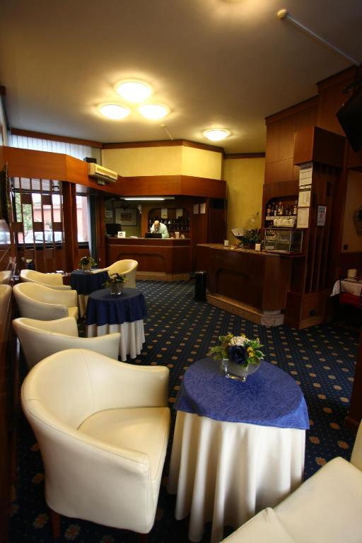 Hotel Lincoln Cinisello Balsamo Esterno foto
